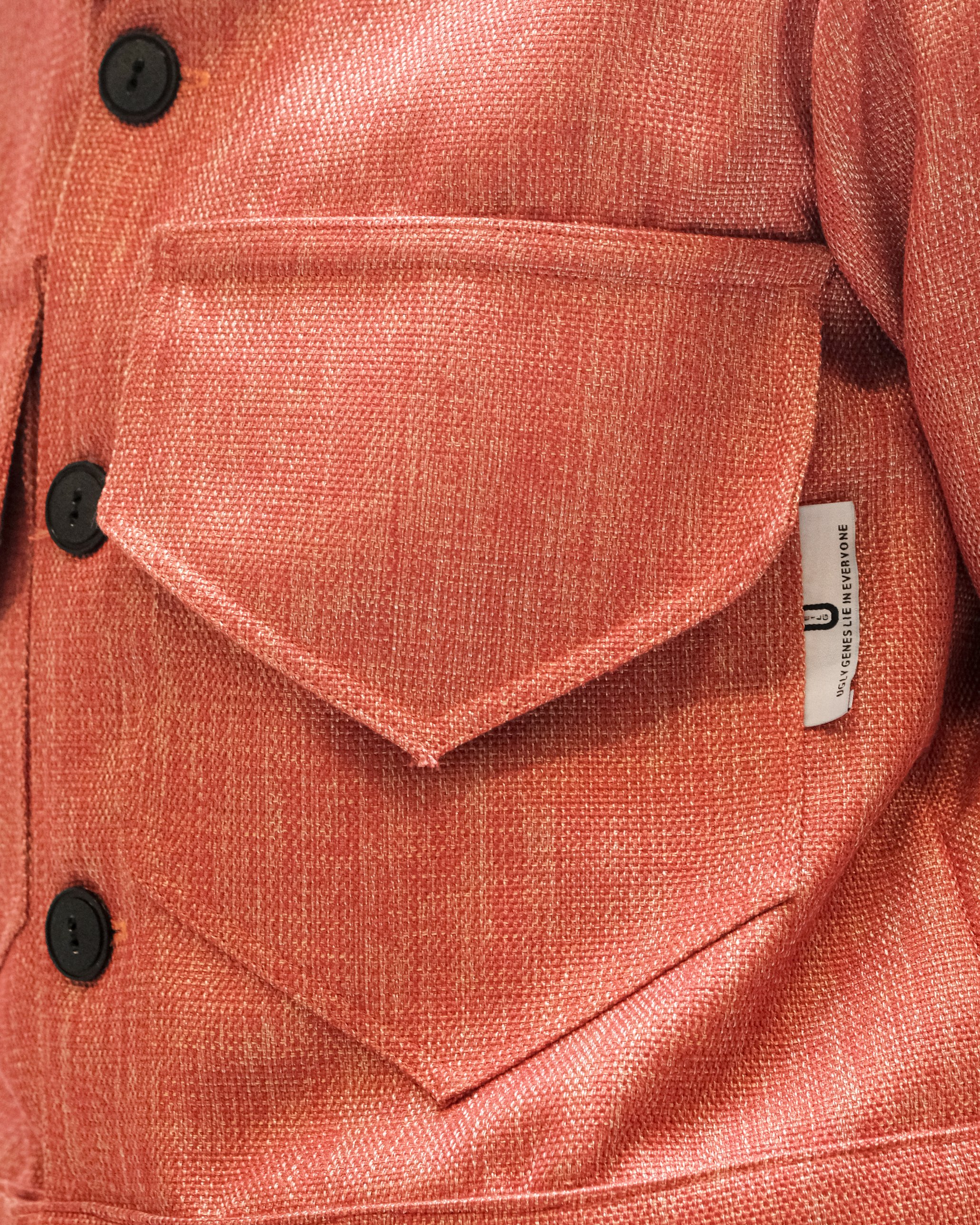 Look 10 detail, pocket and label